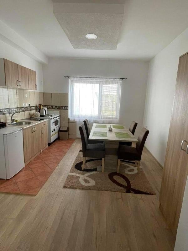 Apartmani Albion Жабляк Экстерьер фото