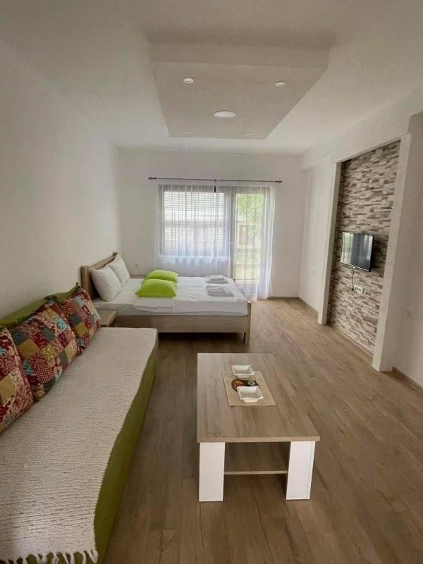 Apartmani Albion Жабляк Экстерьер фото