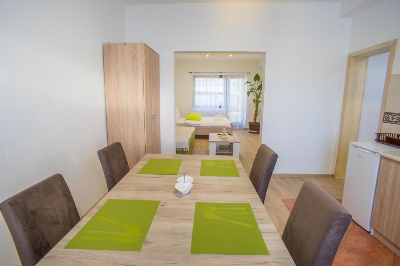 Apartmani Albion Жабляк Экстерьер фото